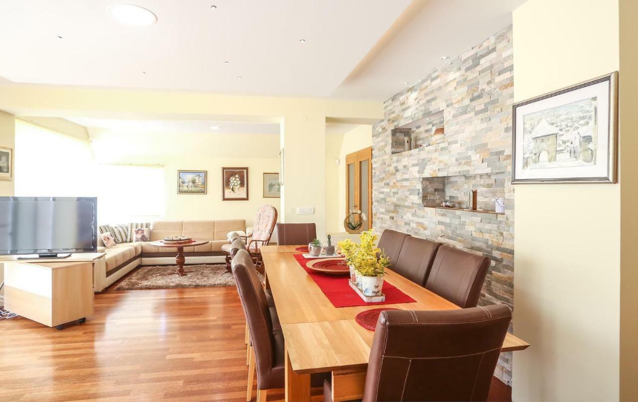 Sunnyside Villa