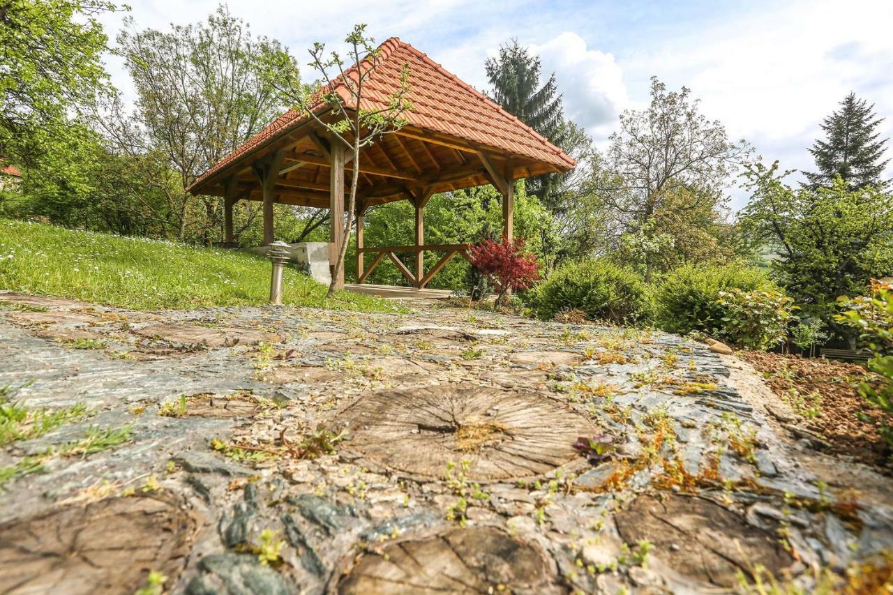 Sunnyside Villa *